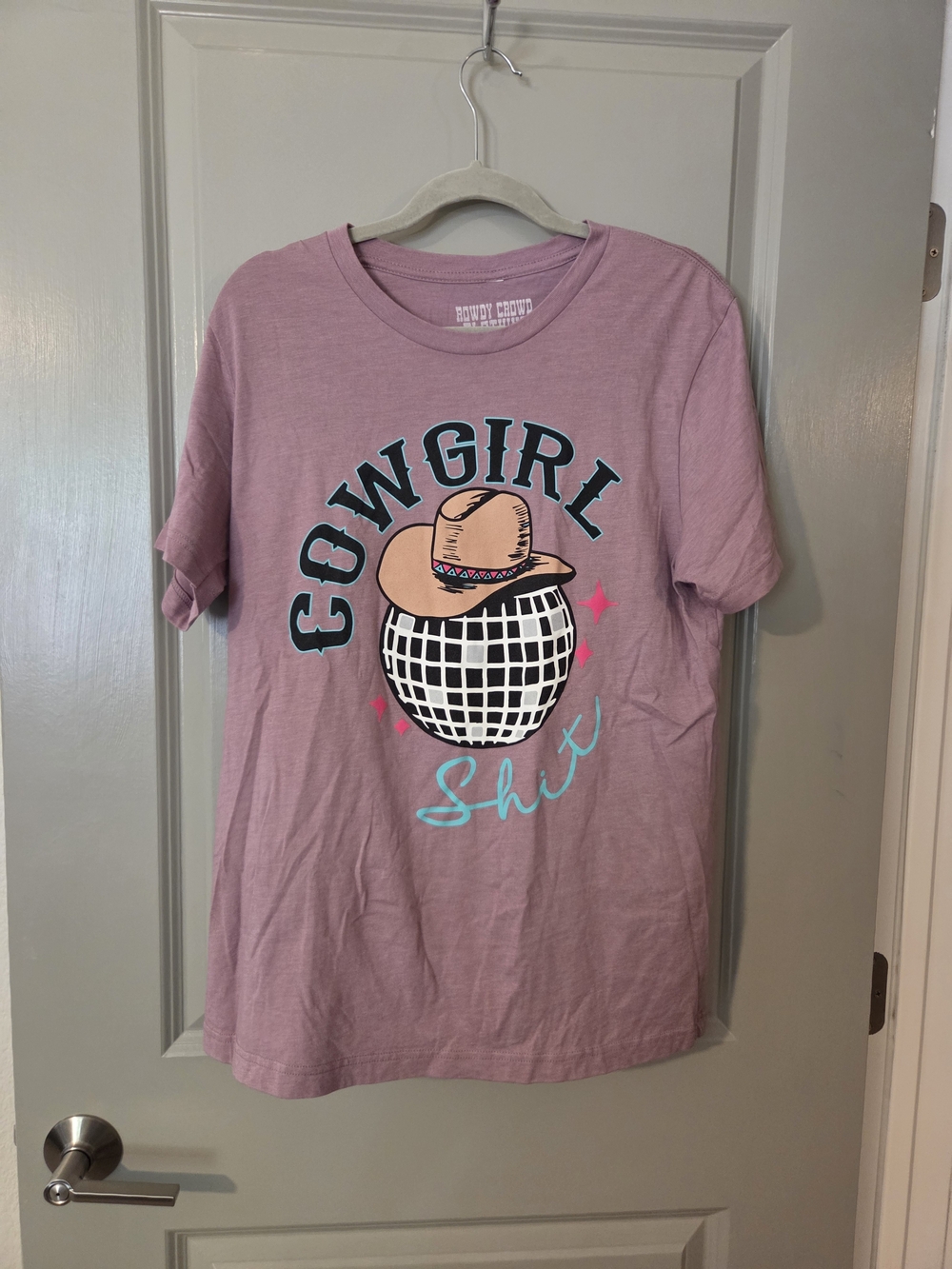 Women's Pink Cowgirl Graphic Tee With Cowgirl Hat Design